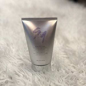 Monat Blow Out Cream